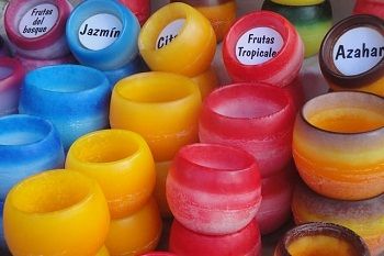 varias velas de diferentes aromas