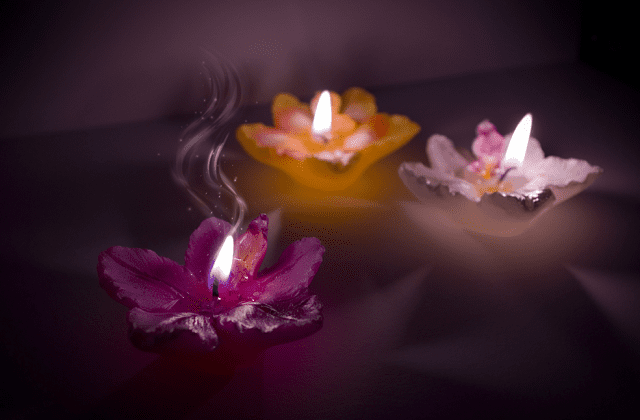 velas naturales con forma de flores